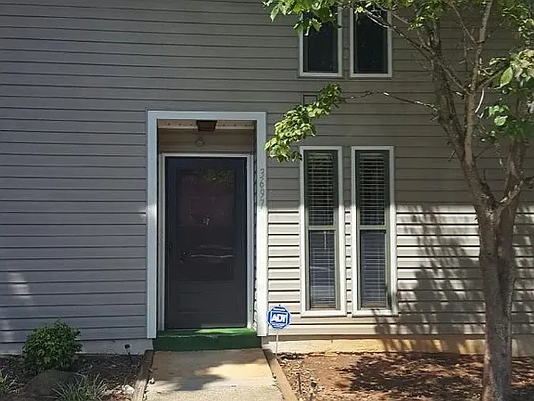 3697 Heathrow Dr — Photo 5
