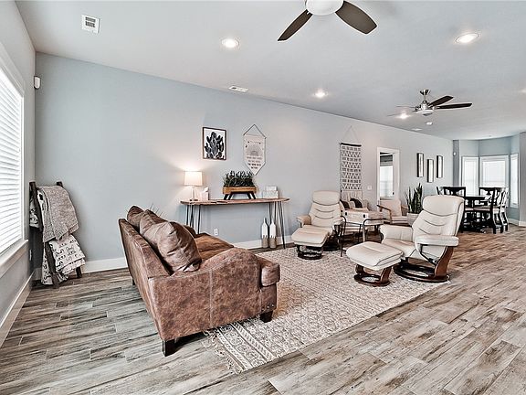 5th image of 2702 Taylor Ct