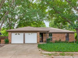 1220 Tobie Layne St, Benbrook, TX 76126