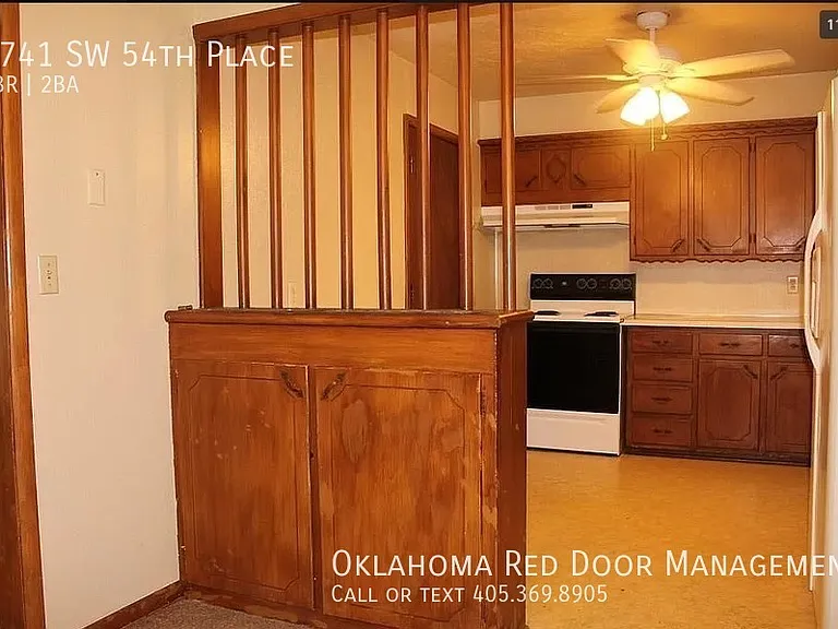 2741 SW 54th Pl — Photo 2