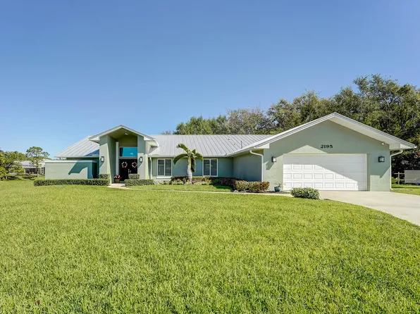 2195 NE Chestnut Court, Jensen Beach, FL 34957