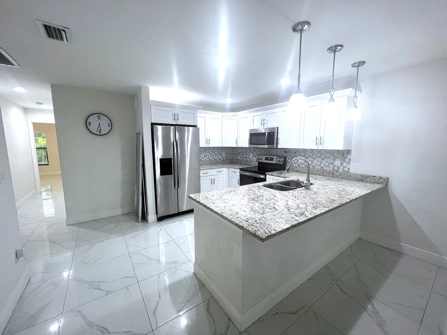 3 bed, 1250 sqft, $1,795 — Photo 3