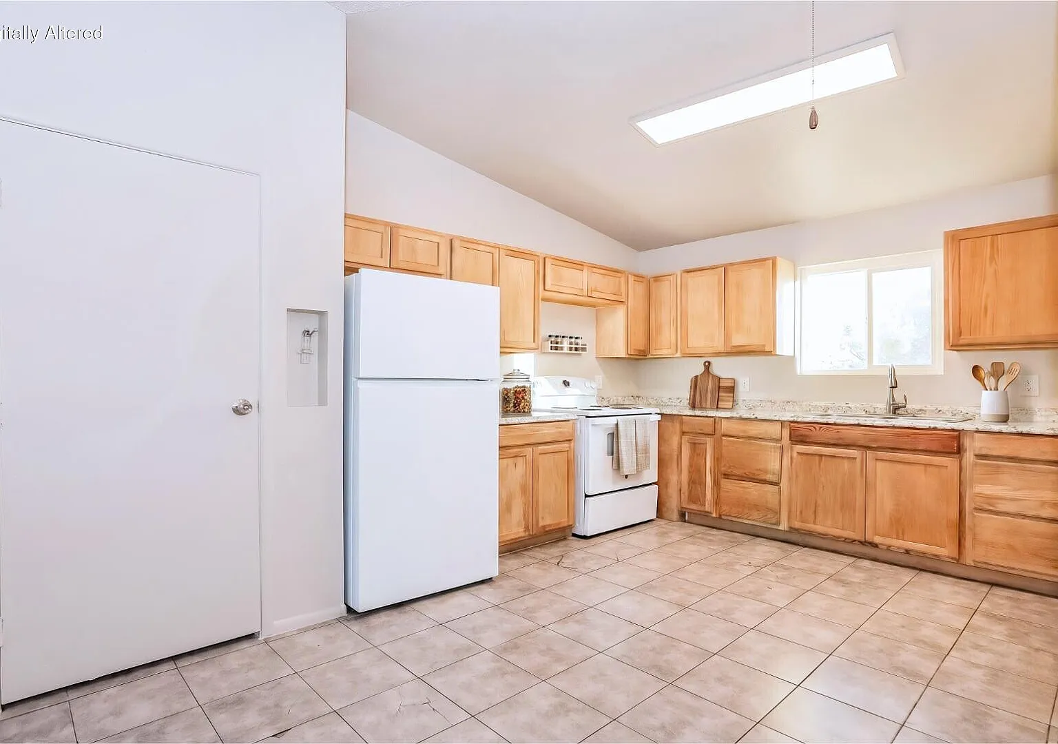2 bed, 1.0 bath, 3100 sqft, $999 — Photo 2