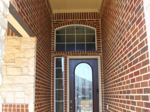425 Kearsarge St, Desoto, TX 75115