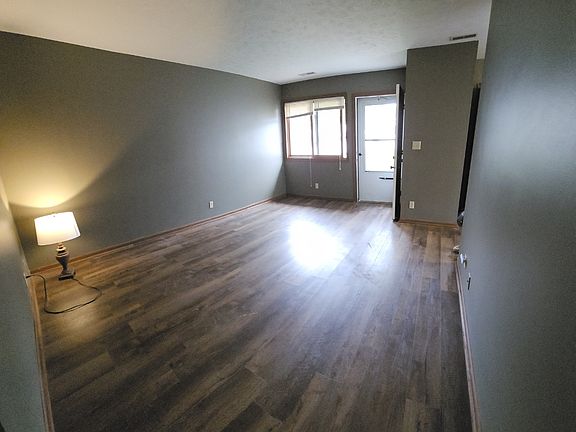 3rd image of 1640 W South St #1640