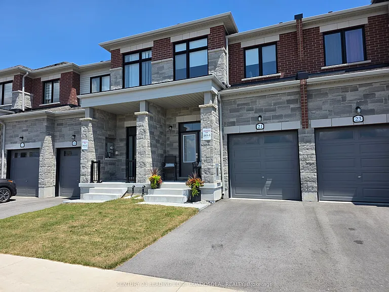 21 Milady Cres — Photo 2