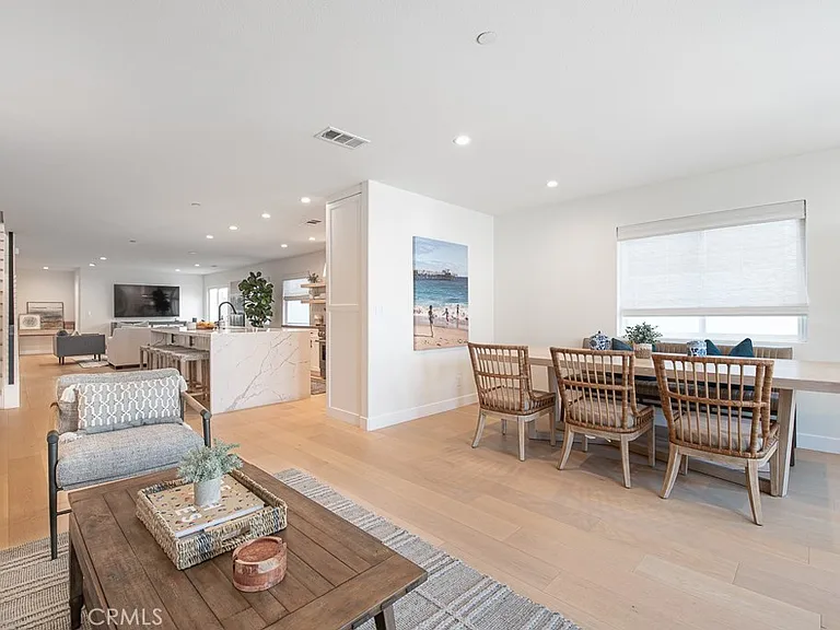 947 W Balboa Blvd — Photo 4