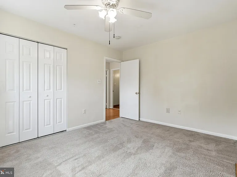 8031 Sleepy View Ln — Photo 31