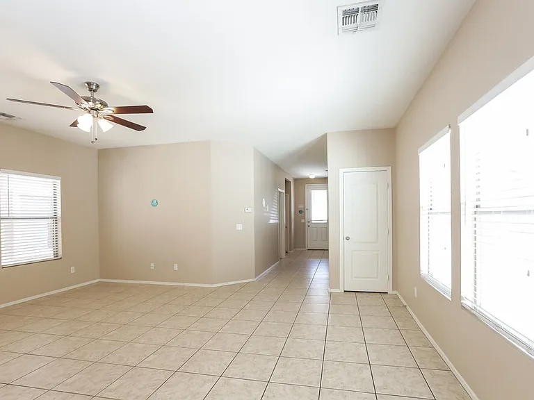 11242 W Garfield St — Photo 5