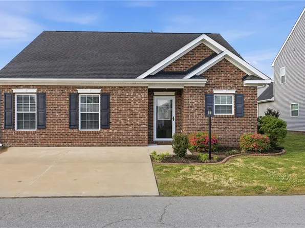 308 Egret Ct, Elizabeth City, NC 27909