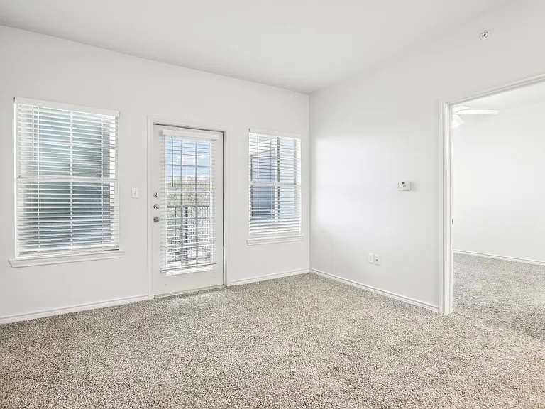 Stone Creek Apartments — Photo 32