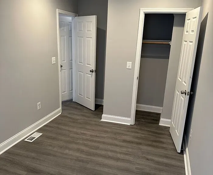 2400 Shirley Ave — Photo 10