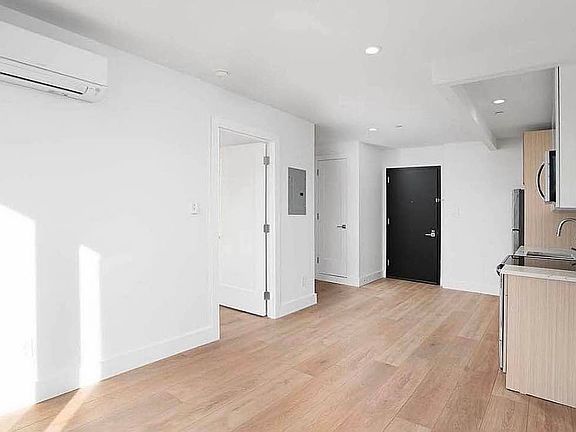 4th image of 23-33 Astoria Blvd #4A