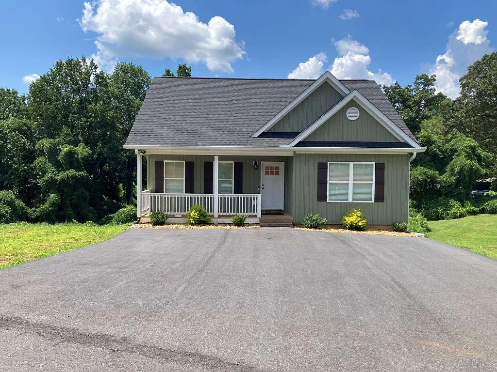 3 bed, 2.5 bath, 1529 sqft, $2,300 — Photo 3