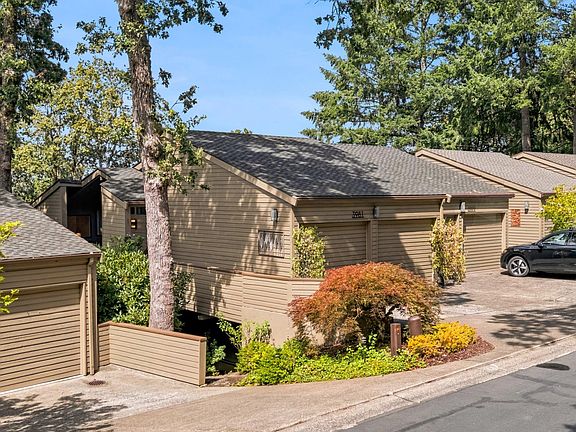 3rd image of 3981 SW Fairhaven Ct