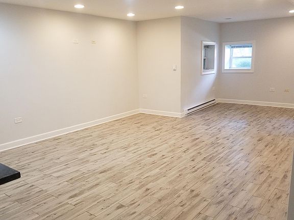 5th image of 1719 W Bryn Mawr Ave #G