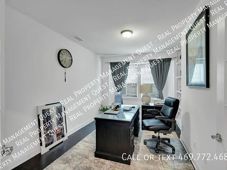 1767 Shumard St — Photo 14