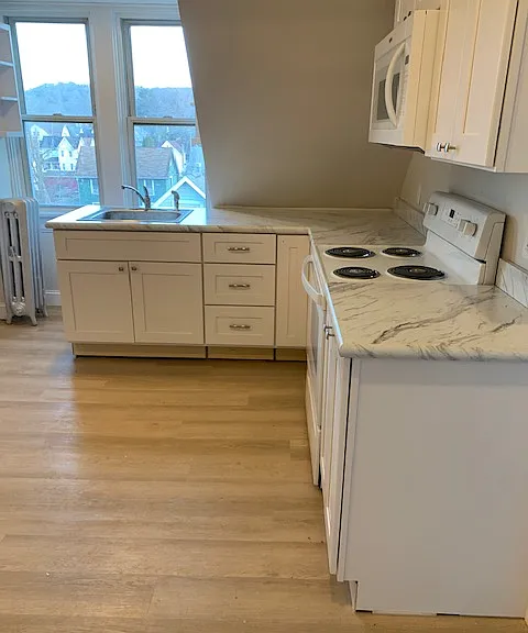 1037 Hepburn St #3 — Photo 3