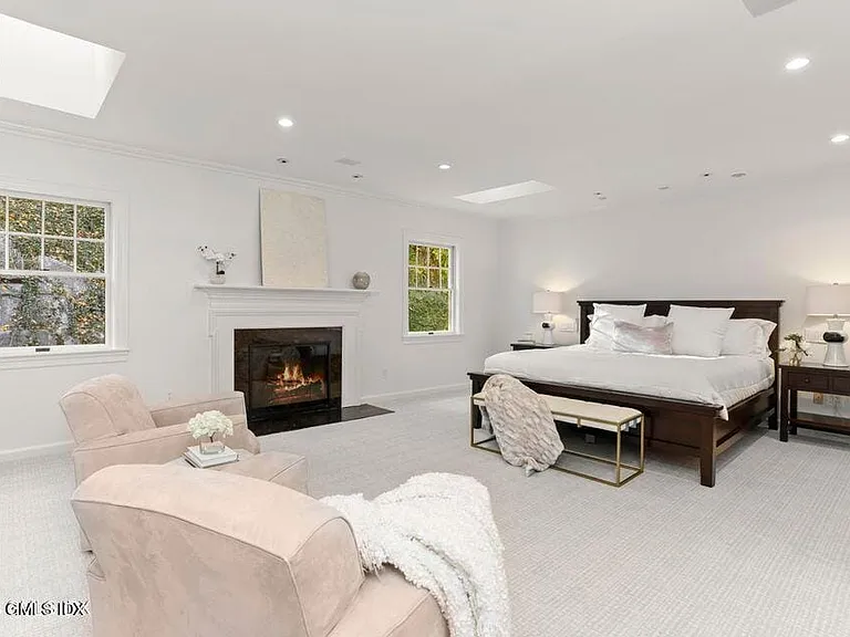 26 Round Hill Rd — Photo 17
