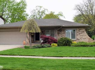 15585 Valerie Dr, Macomb, MI 48044