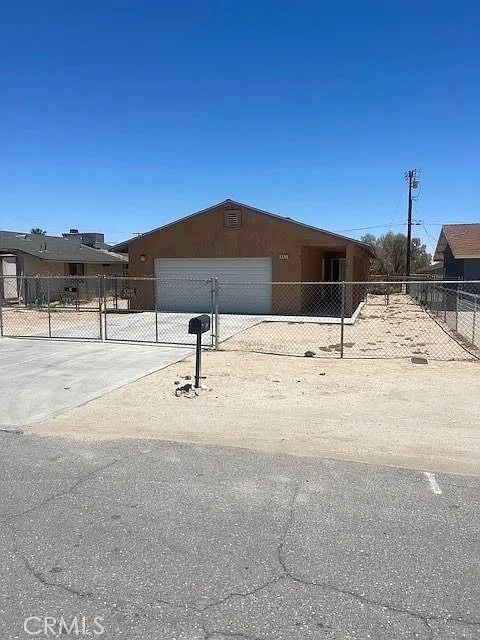 6627 Smoketree Ave