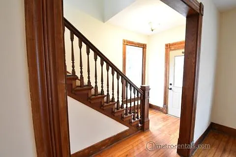 172 N Washington St — Photo 4