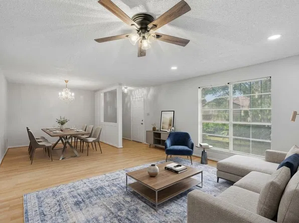 2338 Shadowdale Dr #301, Houston, TX 77043