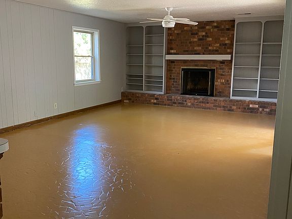 3rd image of 1508 Heathcliff Dr