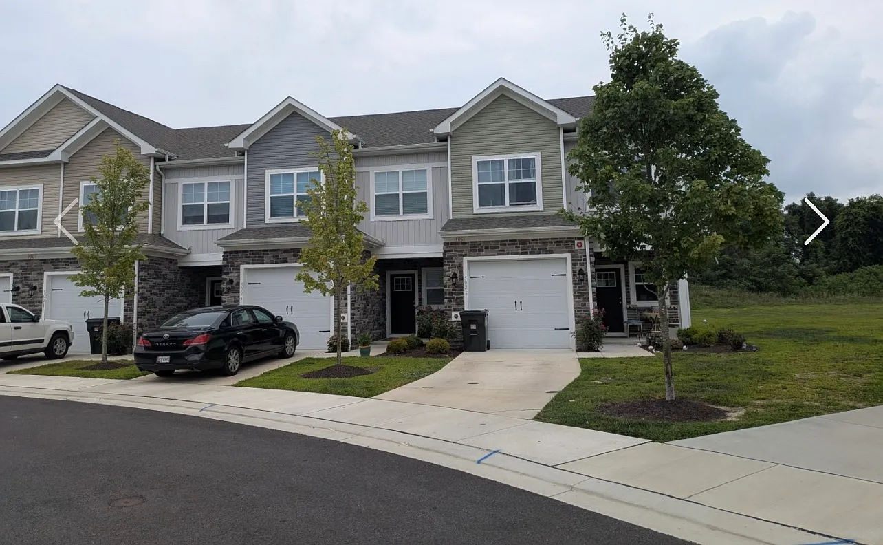 3 bed, 2.5 bath, 1645 sqft, $2,575 — Photo 1