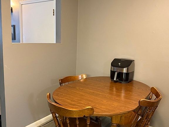 4th image of 176 Maple Ave APT 3-2