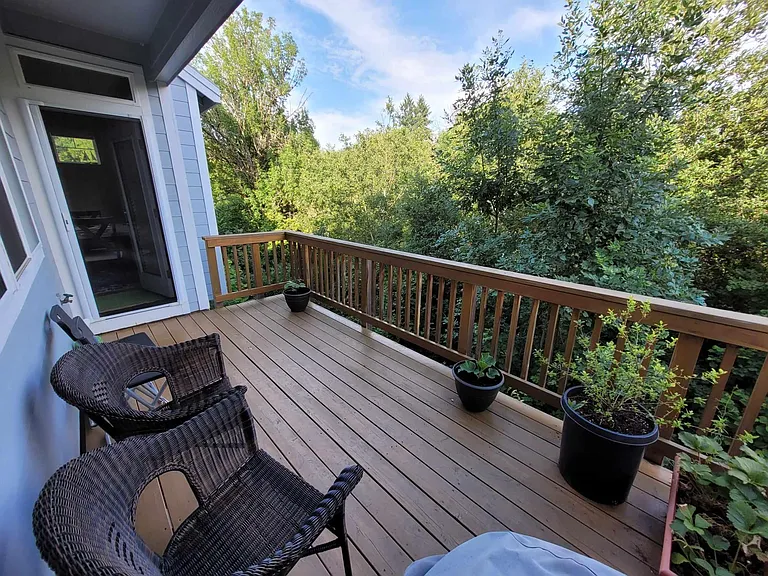142 NE 66th Ave — Photo 17