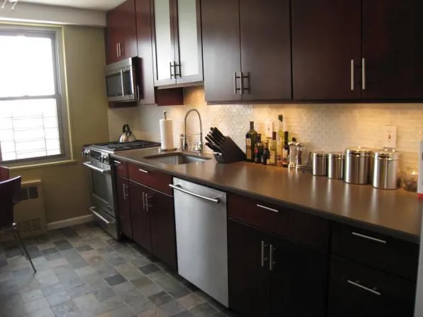 70-25 Yellowstone Boulevard image 1 of 1