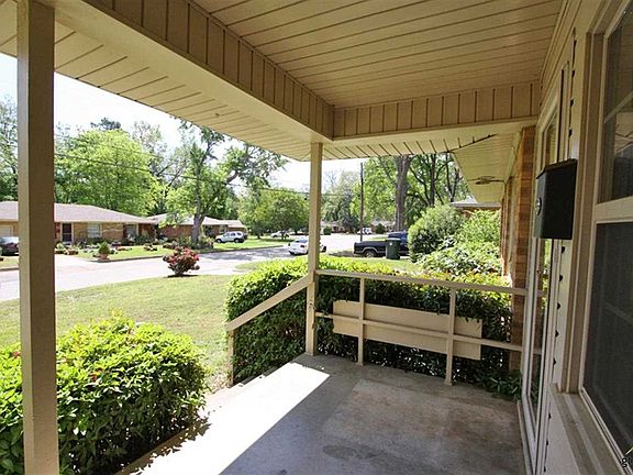 2nd image of 2101 Glenbrook Dr