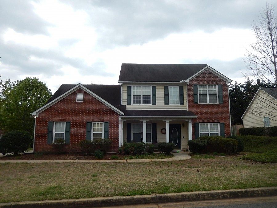 1st image of 341 Silverthorn Dr NW
