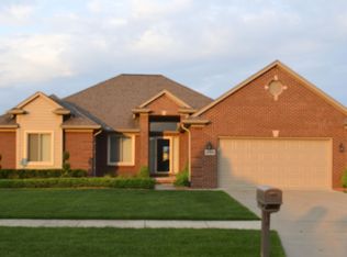 50828 Alden Dr, Macomb, MI 48044