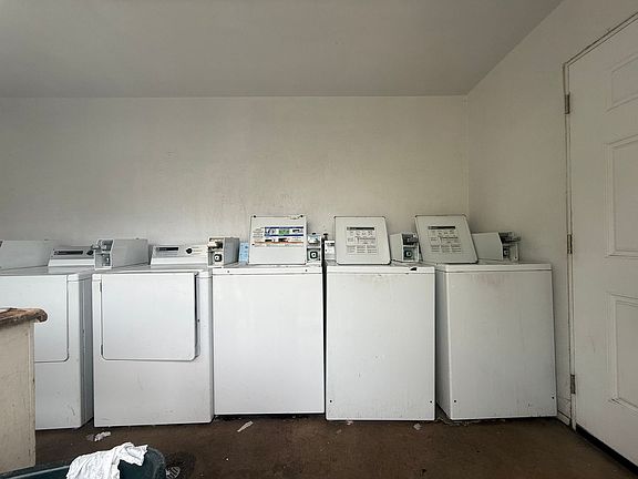 4th image of 118 W Boone St APT A1