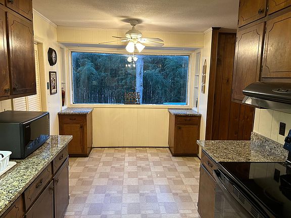 Kitchen and eat-in kitchen area