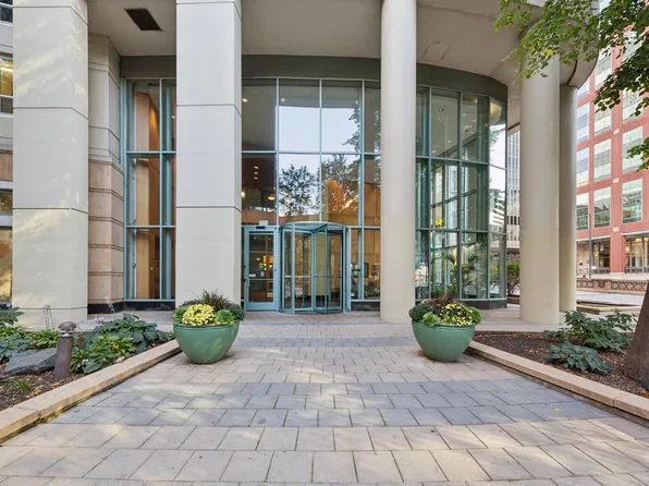 345 N Lasalle St #1904, Chicago, IL 60654