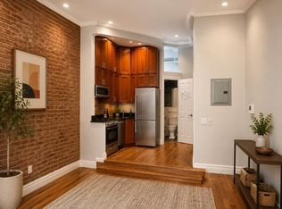 234 W 14th St #R2b, New York, NY 10011