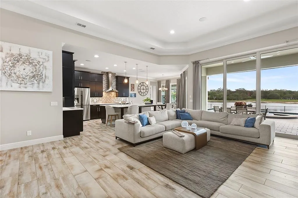 4 bed, 6.5 bath, 3832 sqft, $7,500 — Photo 4
