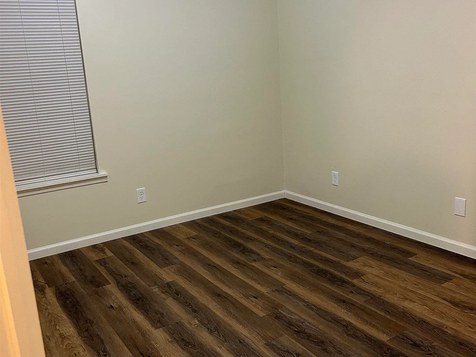 2 bed, 1.0 bath, 900 sqft, $875 — Photo 4