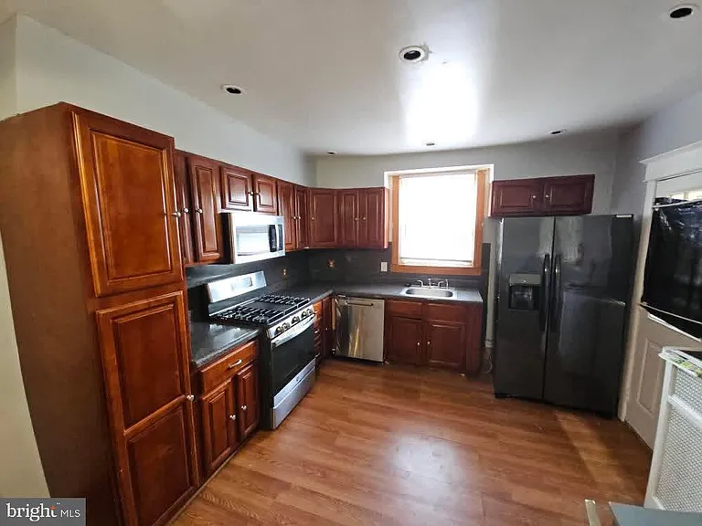 5736 Woodcrest Ave — Photo 8