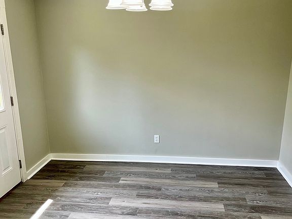3rd image of 157 Hauser Dr