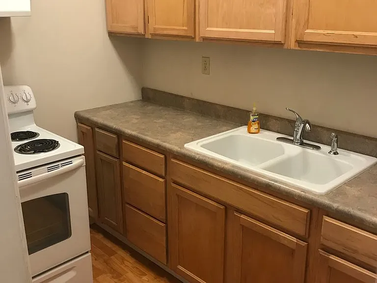 1460 Logan Ave — Photo 5