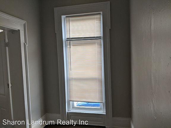 3rd image of 2130 Portland Ave #2