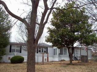 605 9th St, Carmi, IL 62821