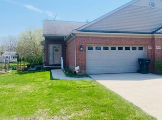 813 Chelsea Ridge Ct, Howell, MI 48843