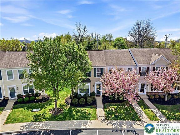 2nd image of 1420 Artisan Ct