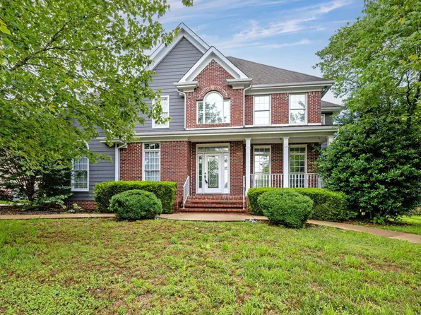 1051 Norfolk Green Cir, Chattanooga, TN 37421