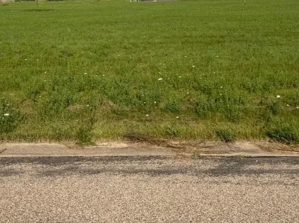 White Tail Dr #72, Fremont, WI 54940